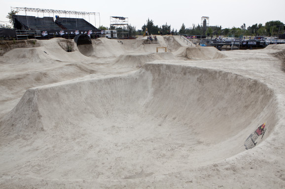 Red Bull Dirt Conquers 01